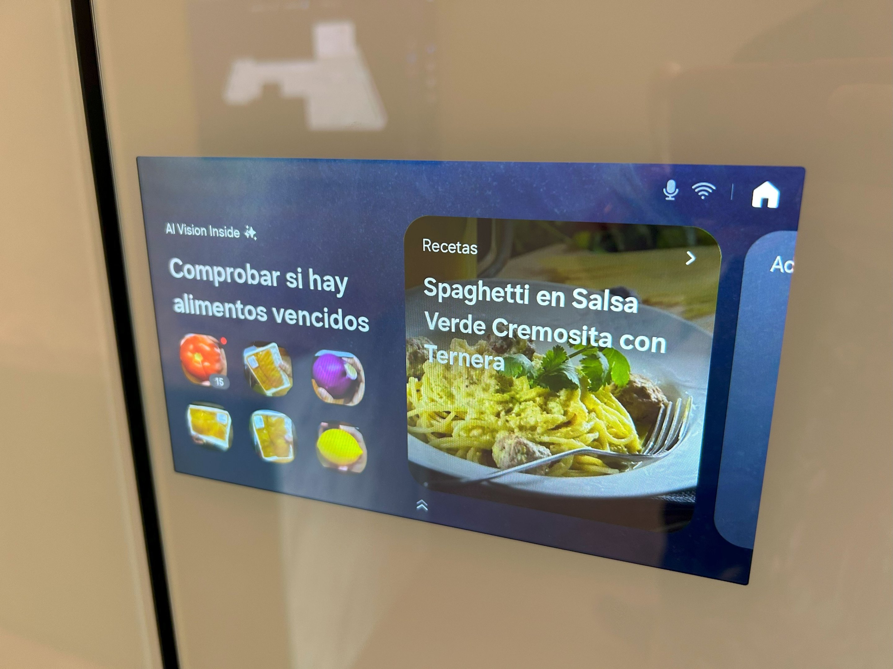 Geladeira Samsung Bespoke com IA tem recursos sensacionais e preço de carro usado