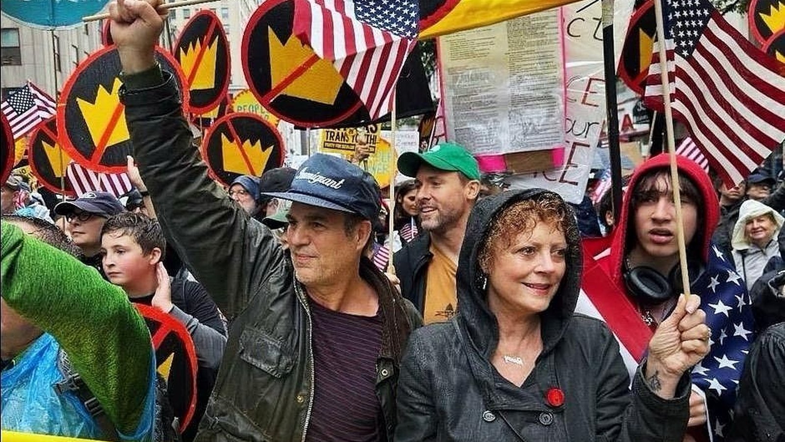 Hollywood Junta-se à Onda de Protestos 'Sem Reis' Contra Trump: Mark Ruffalo e Outras Celebridades em Marcha