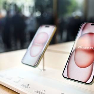 Imagem de Apple bloqueia remotamente iPhones furtados em loja durante protestos de Los Angeles