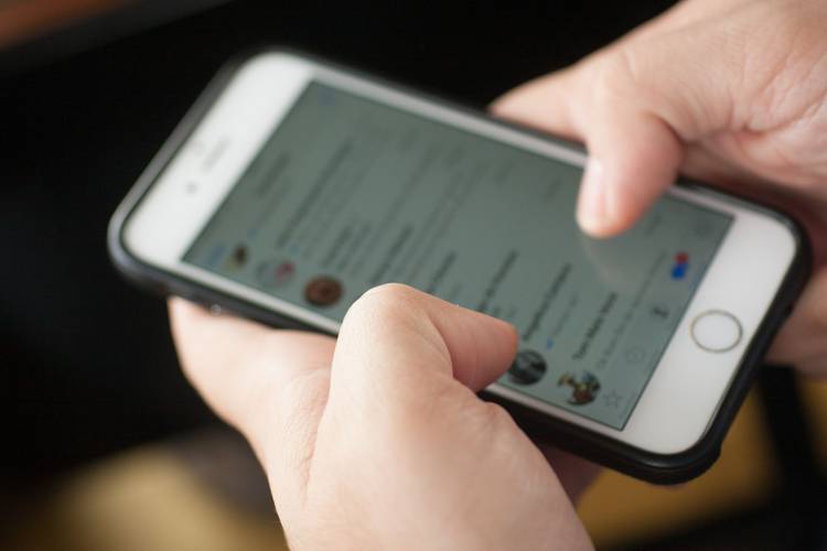 app-whatsapp-aberto-no-celular