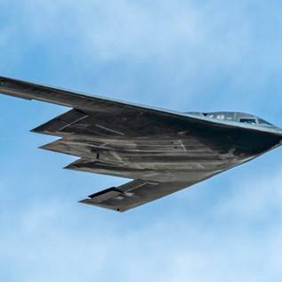 Imagem de B-2 Spirit: conheça o avião que os EUA podem usar para carregar bomba que destruiria bunkers iranianos 