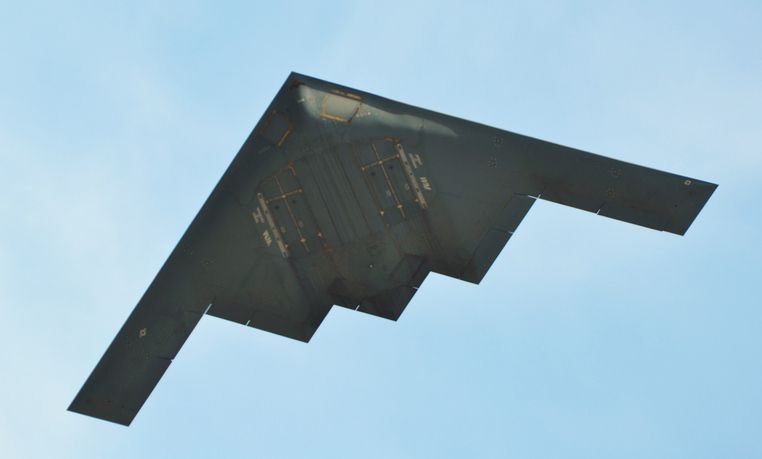 aviao-b-2-spirit-voando
