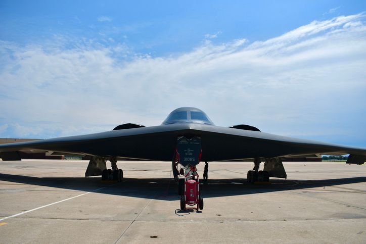aviao-b-2-spirit-na-pista