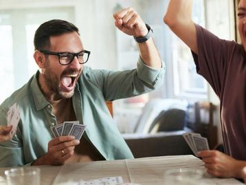 Renove sua coleção: jogos de cartas, memória e estratégia com desconto na Amazon