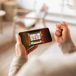 Imagem de Google libera download de "jogo do tigrinho" e apostas no Android