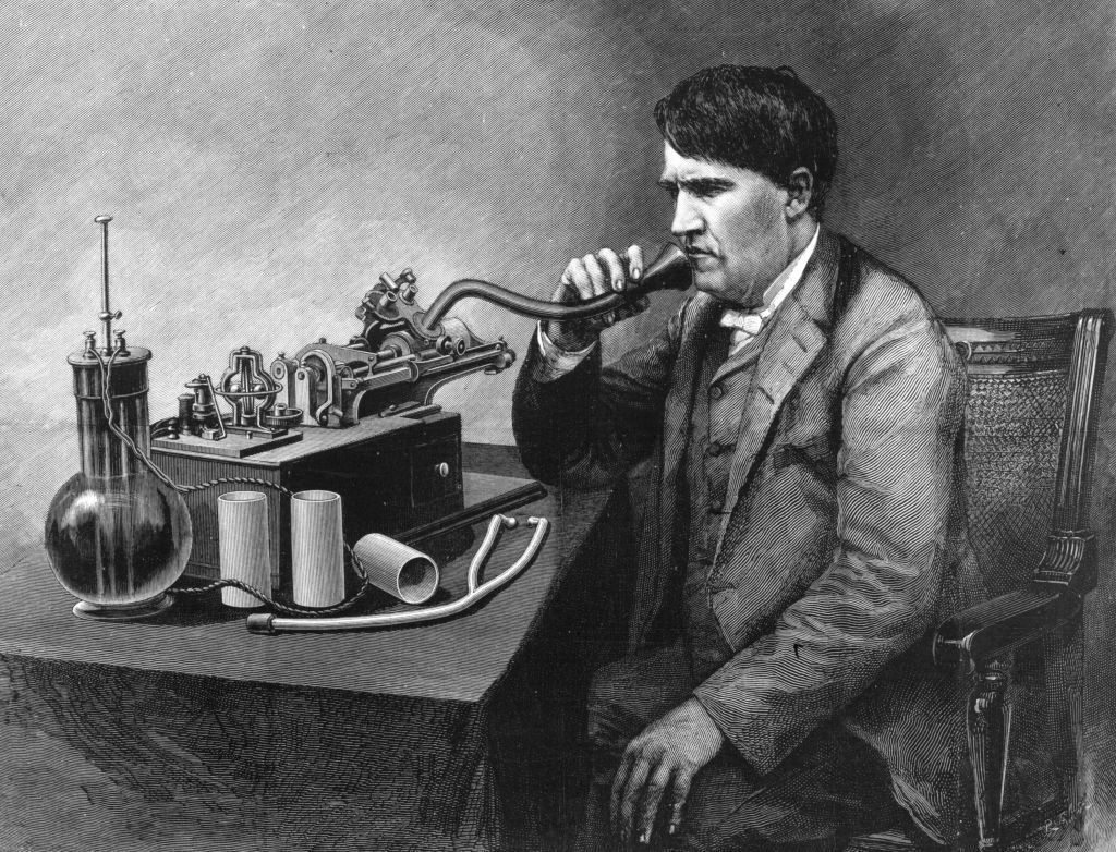 Edison-gravando-um-poema-em-seu-fonógrafo.jpg