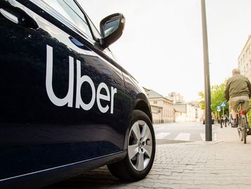 Nova modalidade de Uber Black permite reservar motoristas particulares por até 4 horas