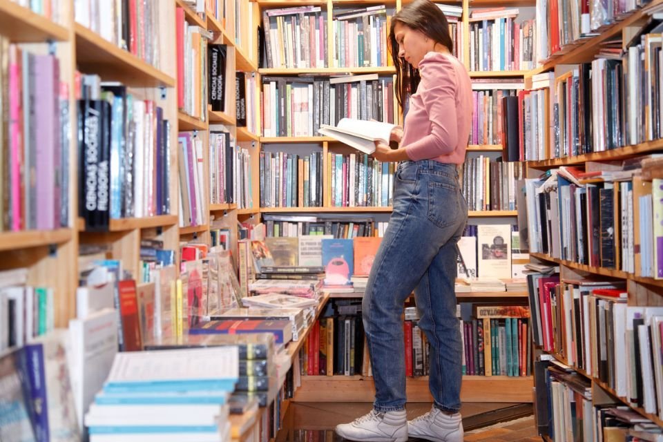 Livros físicos baratos na Amazon: confira seleção com títulos a partir de R$ 6