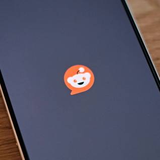 Imagem de Reddit considera usar íris do World ID para verificar se usuários são humanos e não robôs