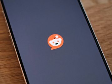 Reddit considera usar íris do World ID para verificar se usuários são humanos e não robôs