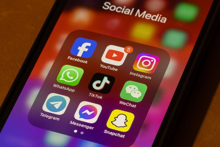 apps-de-redes-sociais-na-tela-do-celular