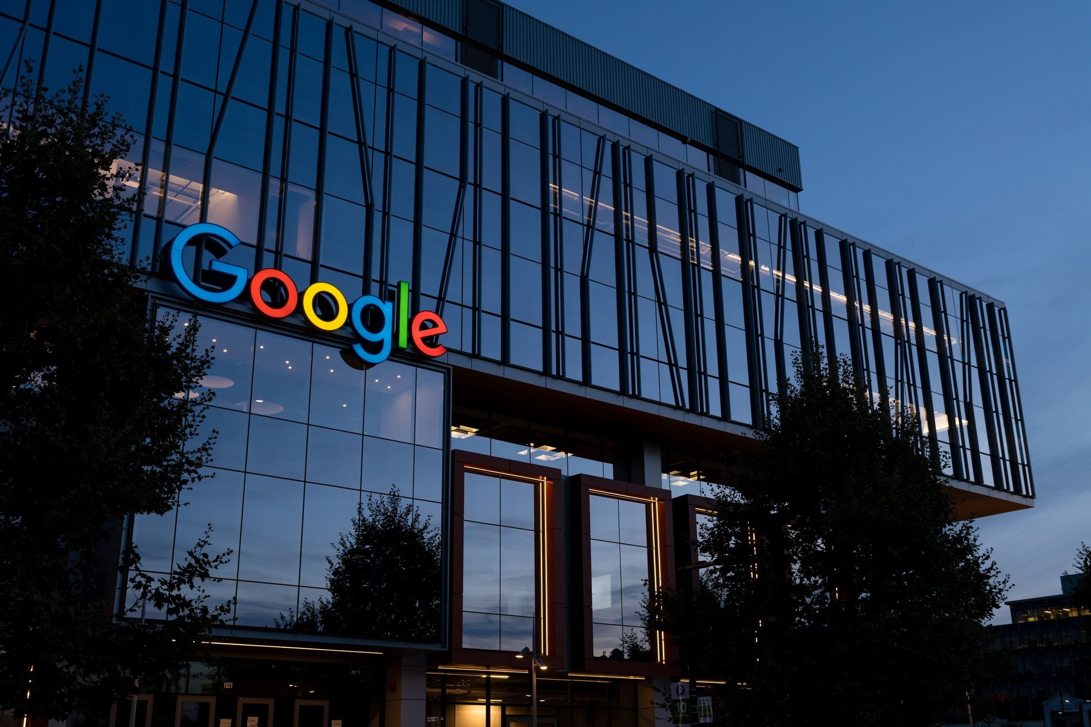 Google é multado em R$ 1,7 bilhão por coletar de dados do Android indevidamente Google é multado em R$ 1,7 bilhão por coletar de dados do Android indevidamente