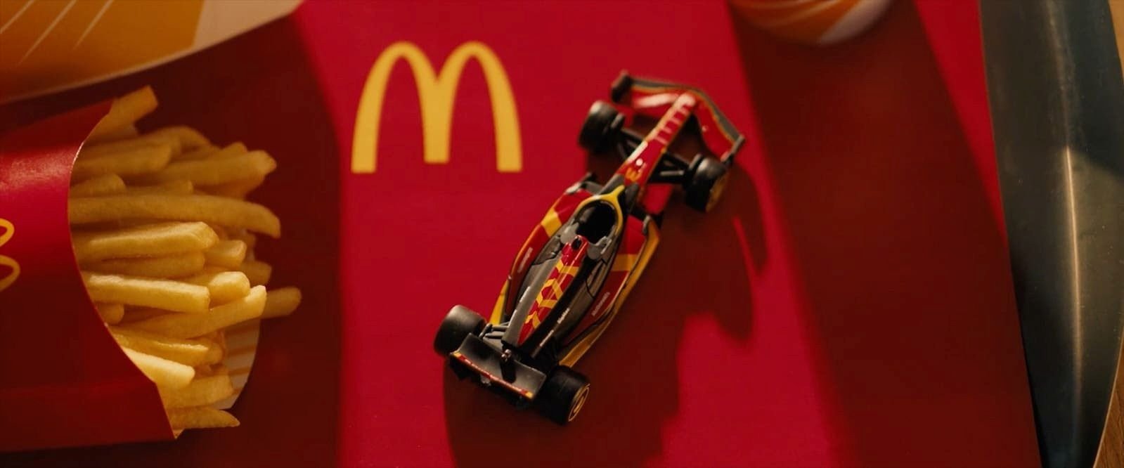 McDonalds-Miniaturas-Formula-1-Filme-Brad-Pitt-01.jpg
