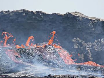 Pulsos vindos do fundo da Terra ditam o ritmo da formação de um novo oceano