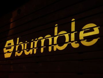 Acabou o amor: app Bumble demite 240 funcionários, mas ações sobem 12%