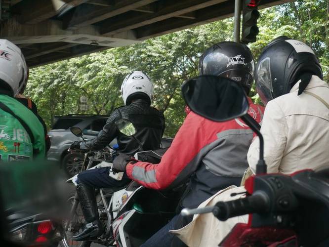 motociclistas-no-transito