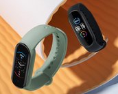 Fones e smartbands para usar no treino com até 47% de desconto na Netshoes