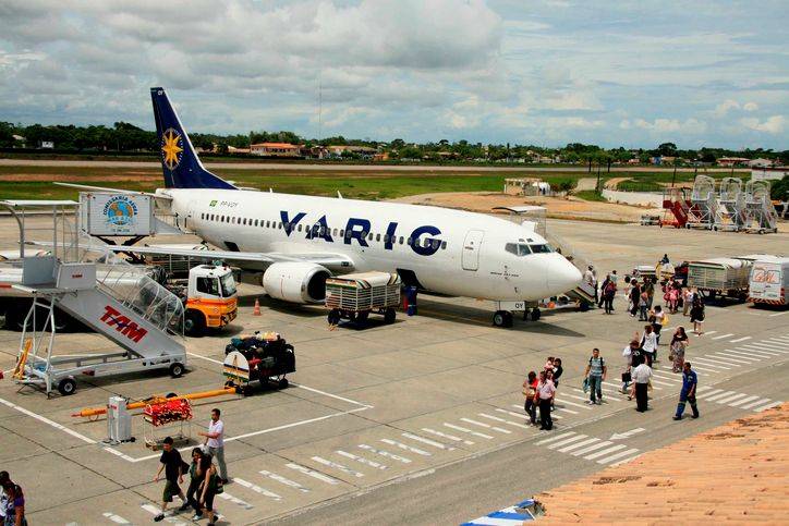 aviao-da-varig-na-pista