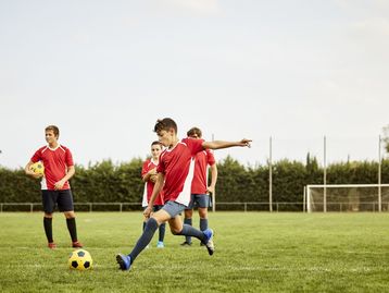 Crianças que praticam esportes serão adultos ativos?