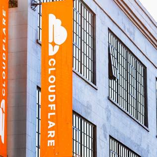 Imagem de Cloudflare vai bloquear (e cobrar) acessos de IAs que 'escavam' sites sem autorização