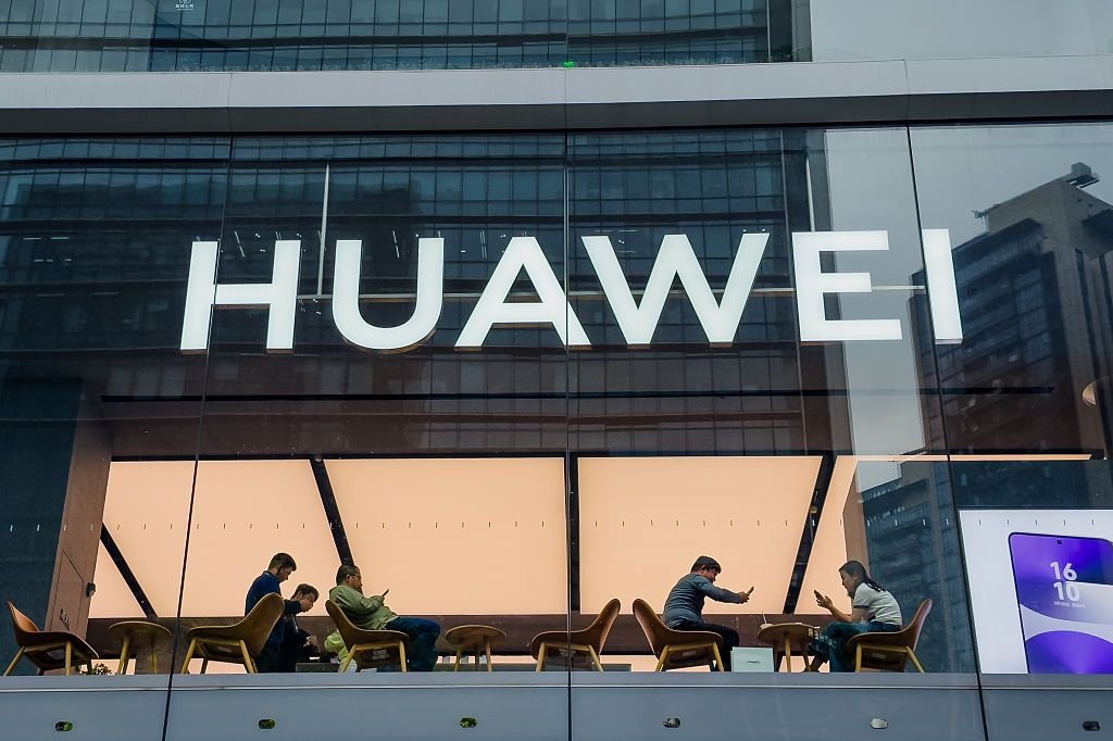 Huawei tem pedido negado e deve encarar julgamento nos EUA em 2026