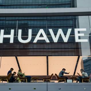 Imagem de Huawei tem pedido negado e deve encarar julgamento nos EUA em 2026