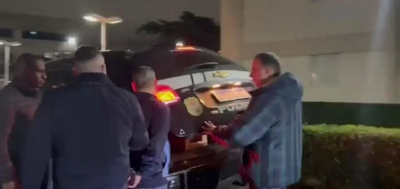 Prejuízo de ataque hacker na C&M deve passar de R$ 1 bilhão, diz delegado O ataque hacker que afetou a C&M na semana retrasada continua ganhando novos capítulos, assim como os valores roubados aumentam. Segundo o delegado da Delegacia de Crimes Cibernéticos (DCCibre) da Polícia Civil de São Paulo, Paulo Eduardo Barbosa, o prejuízo do crime pode superar R$ 1 bilhão, em entrevista ao Valor. policia.jpg