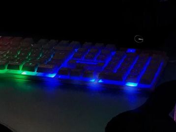 Monitores, kits com mouse, teclado e mais itens gamer para seu Setup com até 72% OFF na Shopee