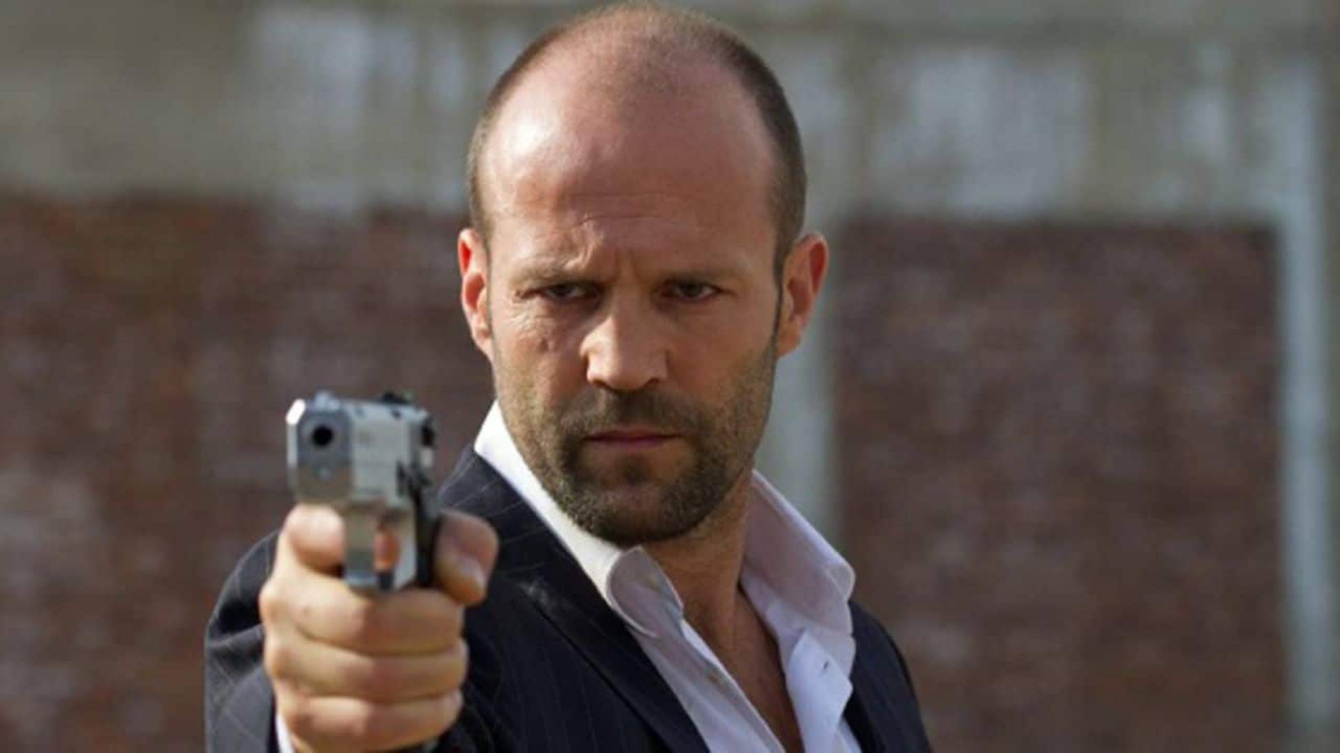 A carreira de Jason Statham e seu sucesso em filmes de ação
