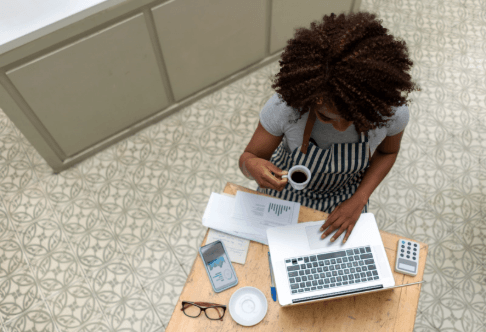 Como a tecnologia pode ser uma aliada na gestão empresarial? Seja para otimizar processos, melhorar a produtividade ou ajudar na tomada de decisões estratégicas, a tecnologia se tornou uma importante aliada na gestão empresarial. gestao-empresarial-sige-lite-analise-dados