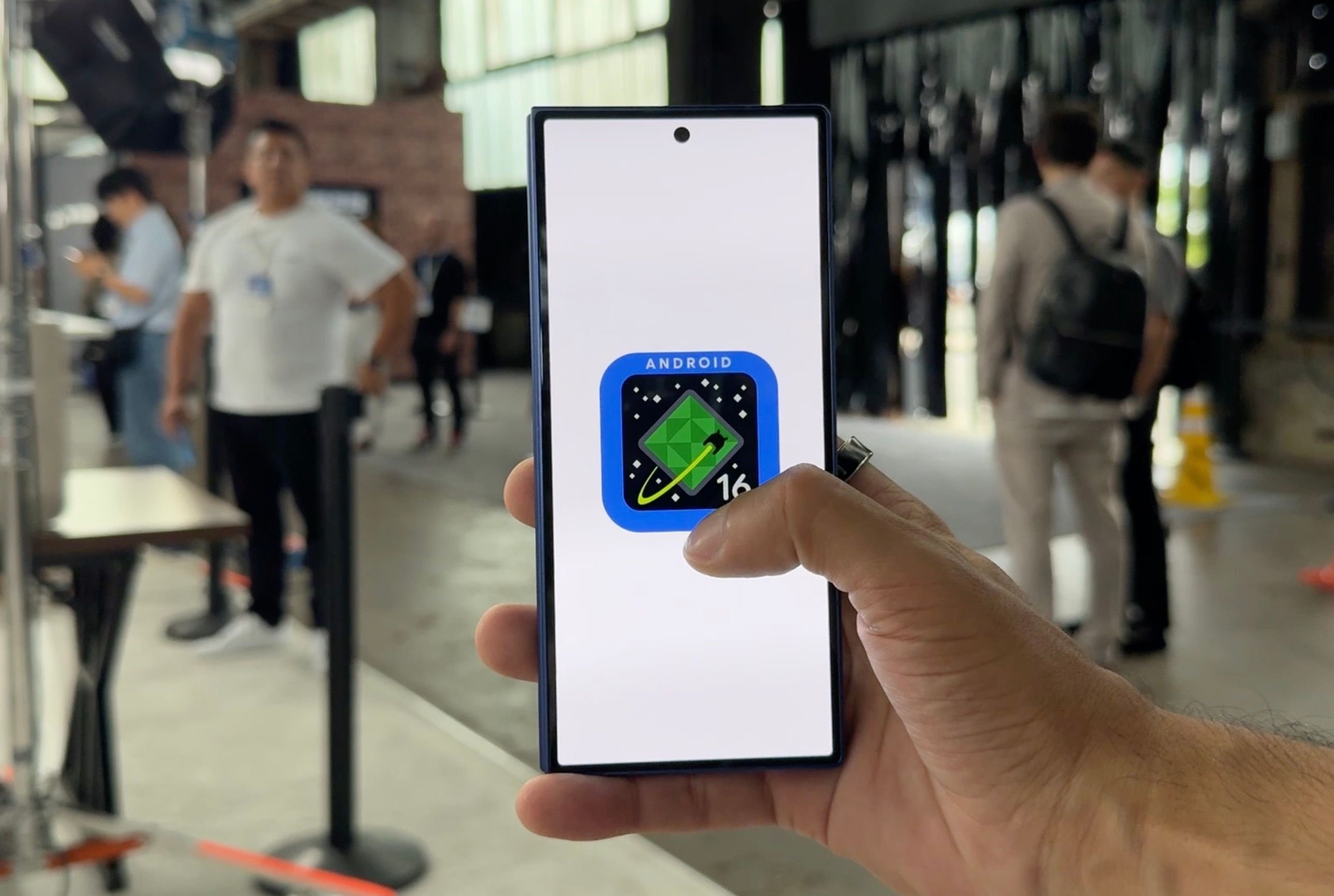 Galaxy Z Fold 7 Android 16.jpg