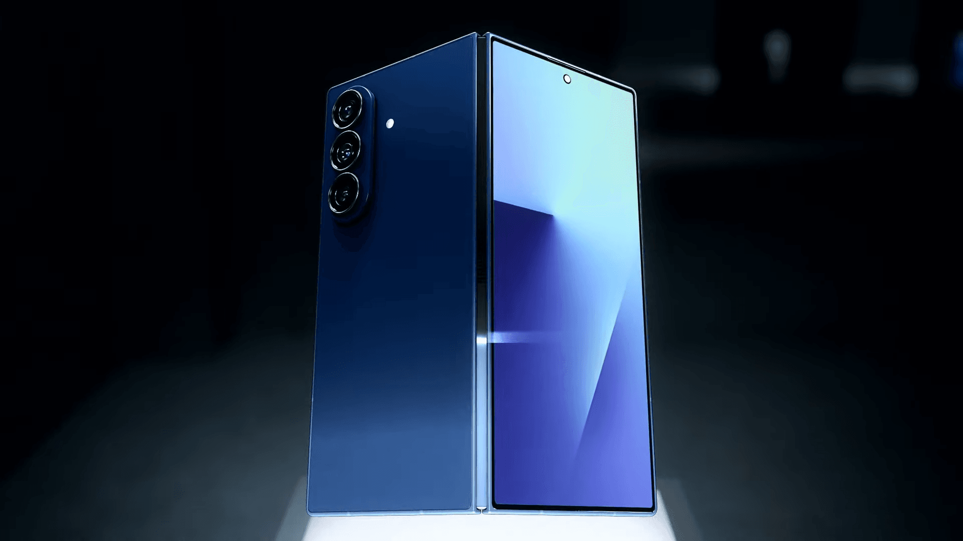 Galaxy G Fold: chefão da Samsung revela janela de lançamento do celular de tela tripla No evento do Galaxy Unpacked desta semana, a Samsung deixou os fãs um tanto quanto decepcionados, já que não tivemos nenhuma informação sobre o suposto celular de três telas da empresa. Contudo, o chefão da divisão mobile da empresa, TM Roh confirmou a intenção de lançamento do dispositivo para o fim deste ano. carcaça-do-galaxy-fold-7