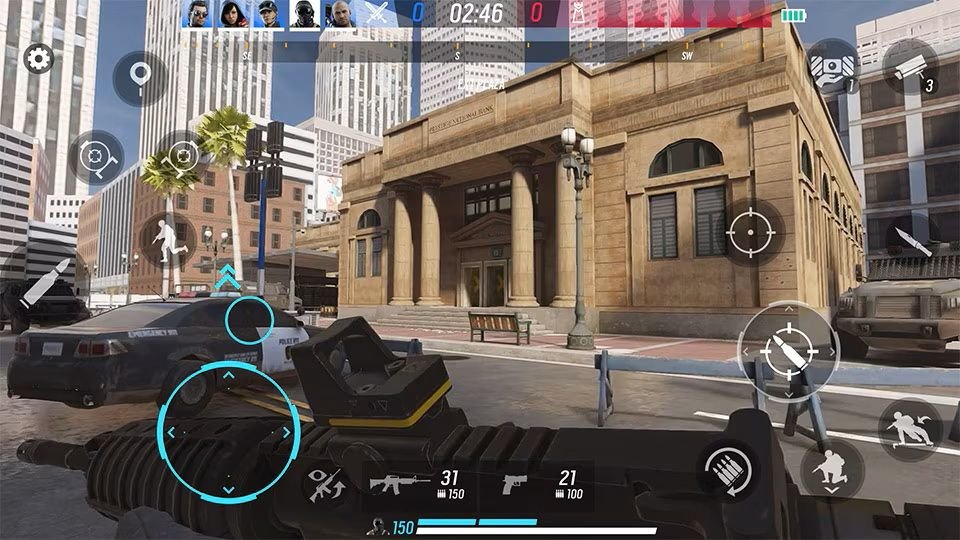 Diretora de Rainbow Six Mobile fala de mapas exclusivos, possíveis novos campeonatos e mais! Confira entrevista O universo tático de Rainbow Six Siege está prestes a invadir os celulares com Rainbow Six Mobile, o mais novo capítulo da franquia que promete trazer toda a intensidade do jogo original para os celulares. Desenvolvido pela Ubisoft, o título que chega em 15 de julho já tem um desafio a ser cumprido: como manter a essência estratégica do R6 com as limitações dos dispositivos móveis? Diretora de Rainbow Six Mobile fala de mapas exclusivos, possíveis novos campeonatos e mais! Confira entrevista