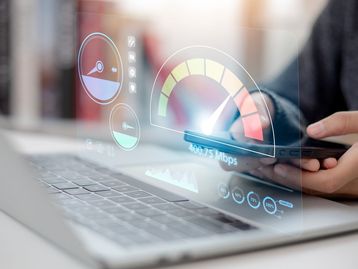 Petabits por segundo: pesquisadores quebram recorde mundial de velocidade de internet no Japão