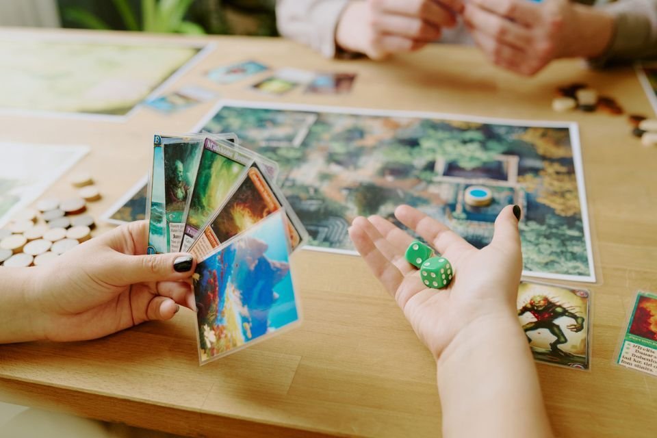 Jogos de cartas e tabuleiros em promoção na Amazon: saiba mais 2 jogos-de-cartas-em-oferta.jpg