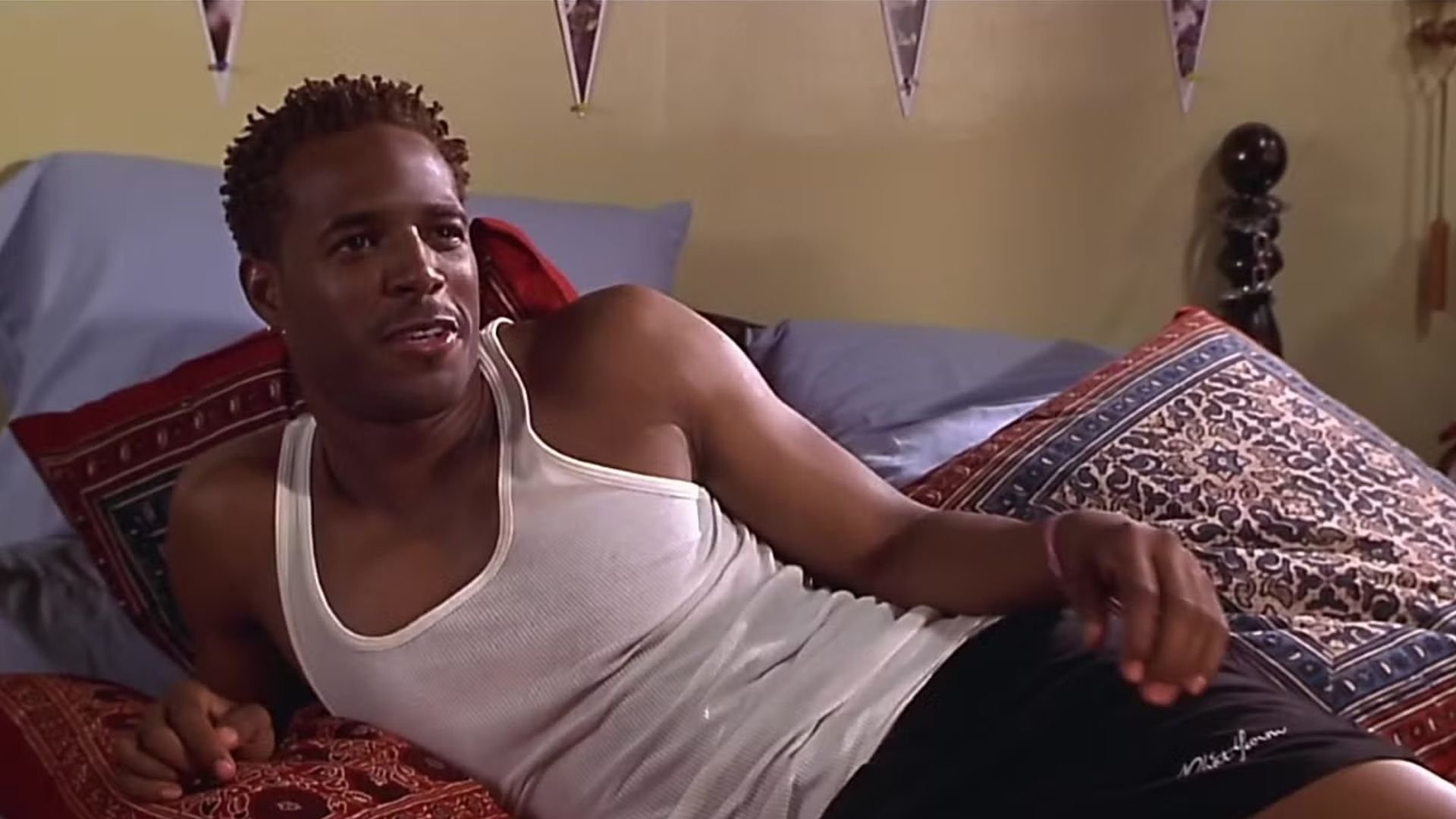Por onde anda Shawn Wayans, ator de As Branquelas? Veja como ele está atualmente As Branquelas, sem dúvida, é um dos filmes de comédia estrangeiros mais populares do Brasil. Quem é que não se lembra da dupla de irmãos Marlon e Shawn Wayans, que protagonizaram personagens icônicas que são lembradas até hoje por aqui? A produção de 2004 foi um marco na carreira dos atores e, definitivamente, deixou a sua marca na década. Por onde anda Shawn Wayans, ator de As Branquelas? Veja como ele está atualmente