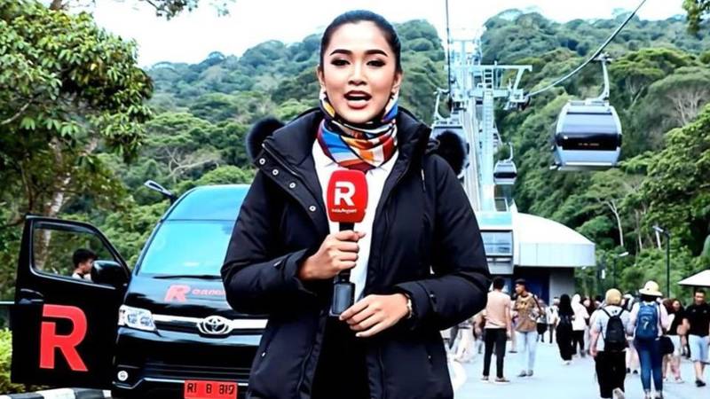 jornalista-mostrando-passeio-de-teleferico