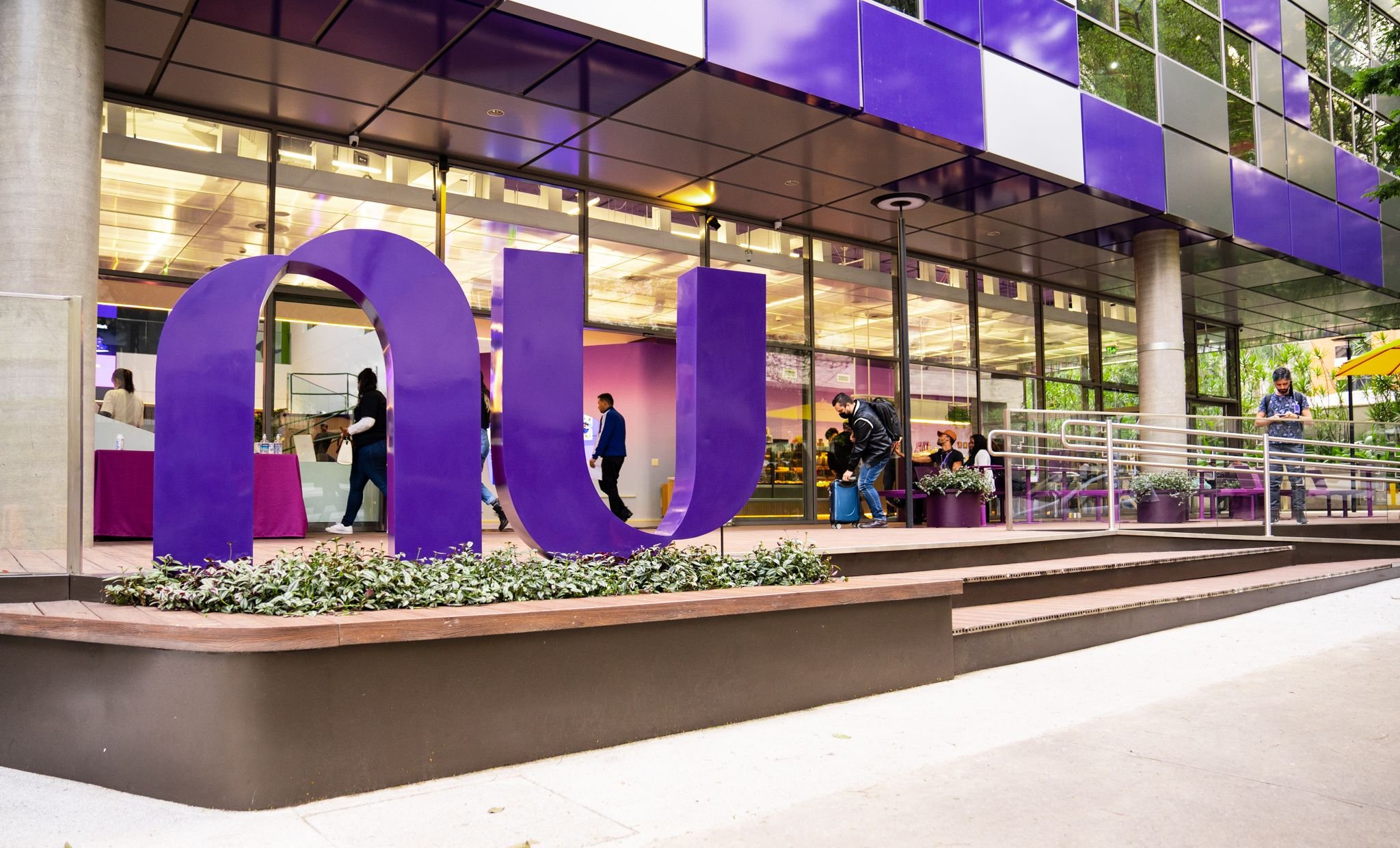 Nubank abre 140 vagas de estágio; saiba como se inscrever