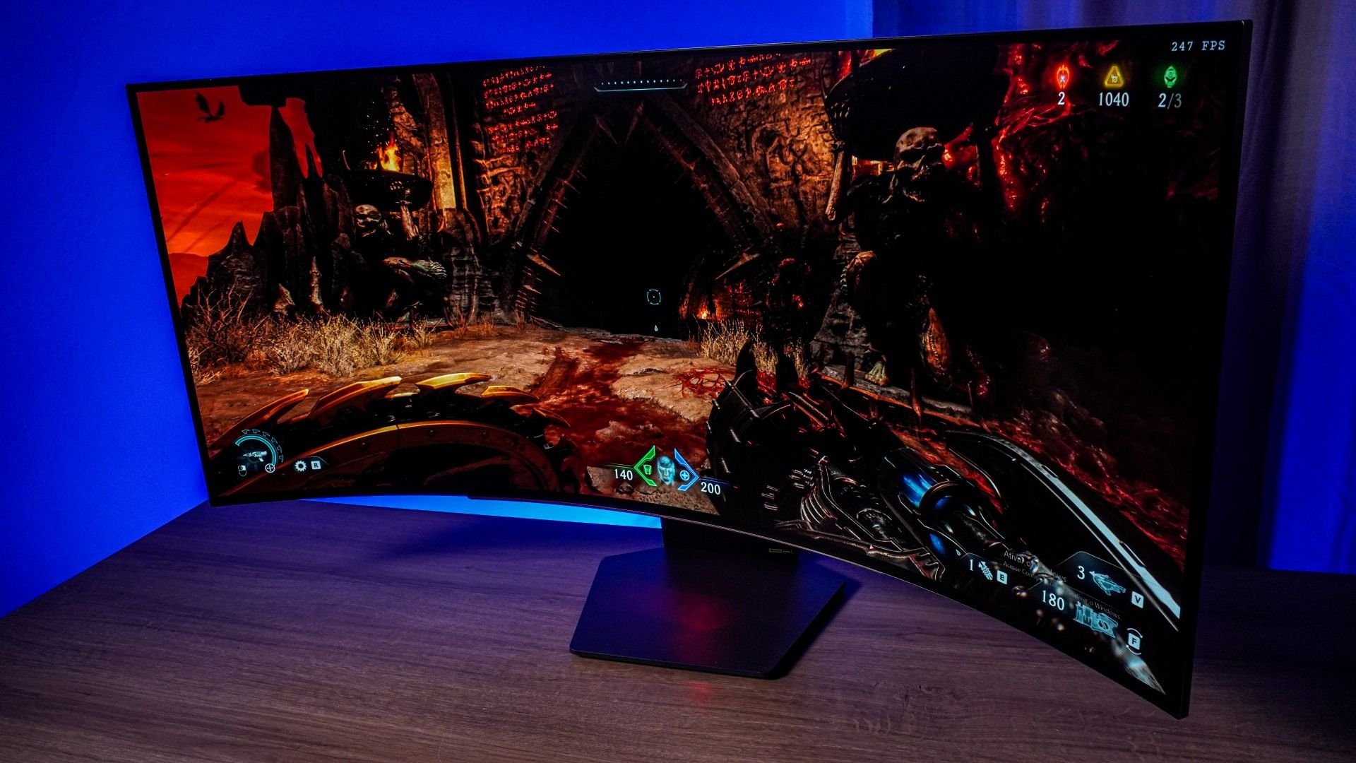 LG UltraGear 45GS95QE tem imagem incrível para gamers, mas vale o preço? — Review Já foi o tempo em que monitores ultrawide eram a nova onda no mercado das telas gamer, mas agora o varejo brasileiro recebe cada vez mais modelos com displays OLED. Com preços altos para os bolsos e melhor qualidade de imagem, a popularização desses produtos é questão de tempo, e a LG surfa na crista dessa onda com modelos interessantes, incluindo o LG UltraGear 45GS95QE. review-lg-ultragear-45GS95QE-em-games