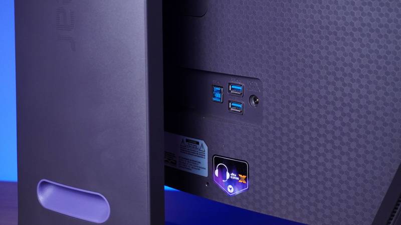 review-lg-ultragear-45GS95QE-conectores-esquerdo