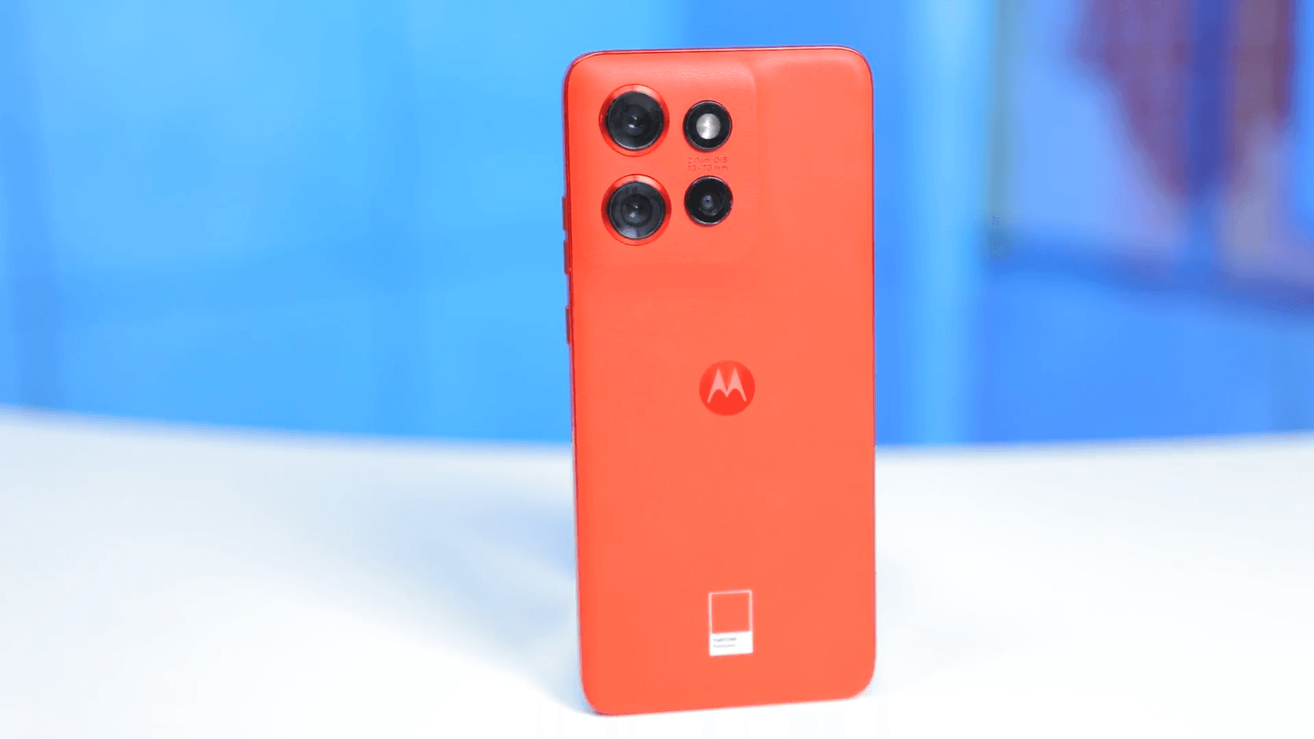 Motorola Edge 50 Neo é um intermediário bonito, potente e frágil [REVIEW]