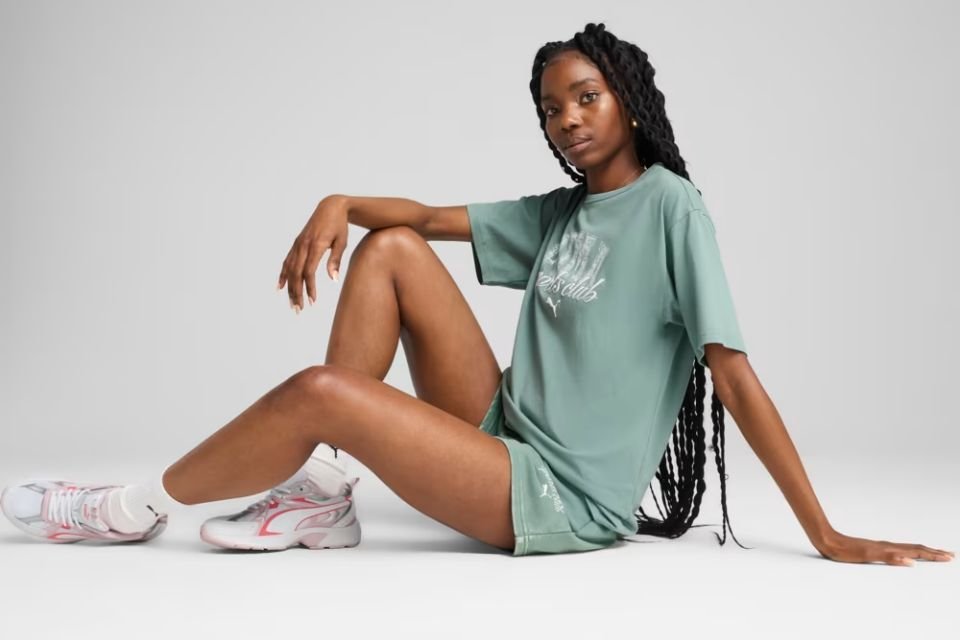 Super Sale Puma: tênis, roupas e mais com até 60% de desconto e cupom Reconhecida por sua presença marcante no mundo dos esportes e da moda urbana, a Puma é uma das marcas mais influentes do mercado global. Seus produtos combinam desempenho, conforto e estilo, sendo escolhidos por atletas profissionais, fãs de streetwear e quem busca um visual moderno para o dia a dia. super-sales-puma.jpg