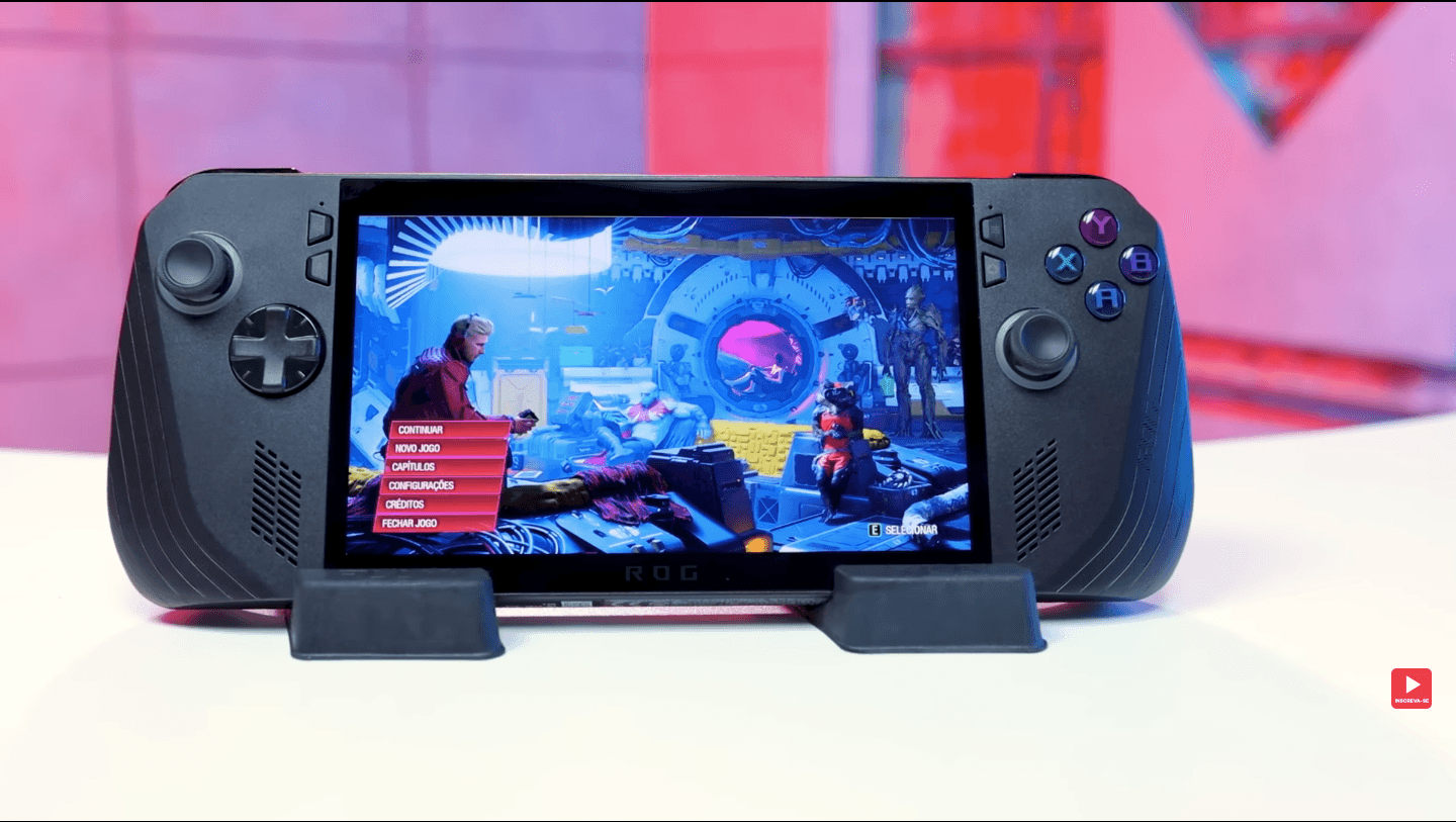 Após polêmicas, TecToy fala sobre preço alto do Zeenix Pro e fabricação no Brasil A TecToy voltou a ganhar as atenções do público gamer ao anunciar o preço do Zeenix Pro, seu console portátil de maior desempenho, durante a Retrocon 2025. Com o valor de R$ 4.999, o modelo chega ao mercado quase um ano após seu anúncio, durante um showcase dedicado as novidades da empresa no ramo de games e periféricos. Após polêmicas, TecToy fala sobre preço alto do Zeenix Pro e fabricação no Brasil