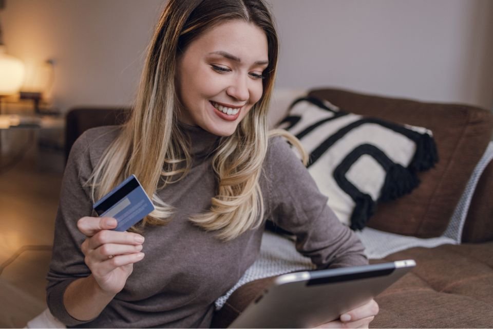 Esquenta 8.8 da Shopee tem eletrônicos e mais com até 77% OFF nas lojas oficiais; confira A Shopee deu largada no Esquenta 8.8 com grandes descontos em lojas oficiais e produtos de grandes marcas. De eletrônicos a itens de casa, o evento é uma ótima oportunidade para quem busca economizar em compras confiáveis e com garantia. lojas-oficiais-com-ate-77%-de-desconto.jpg