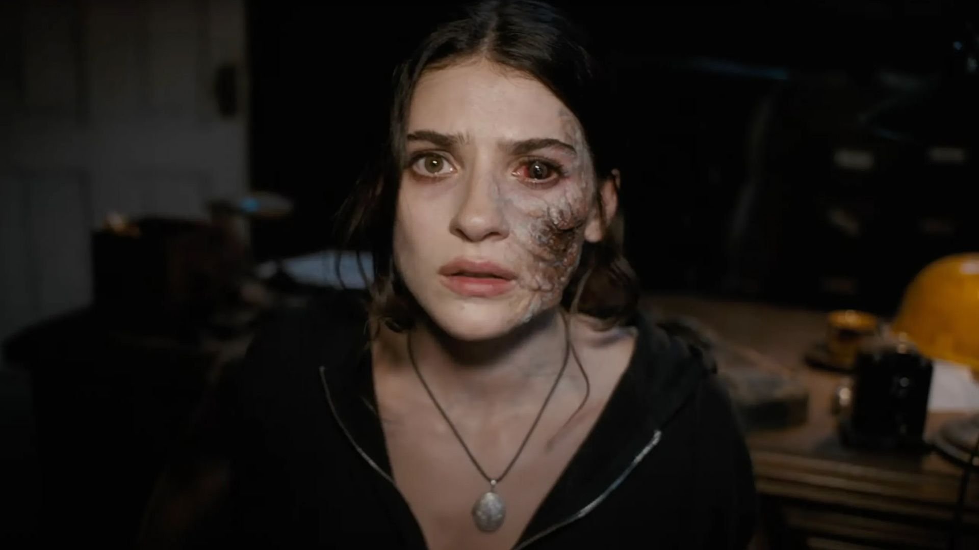 Final explicado de Until Dawn: Entenda como termina o filme de terror As adaptações do videogame para a televisão e cinema estão em alta nos últimos anos, e o mais novo título do gênero a desembarcar nas plataformas de streaming é o filme Until Dawn: Noite de Terror. O longa acaba de chegar na HBO Max trazendo uma história de terror repleta de sustos, mistério e muito "gore". Final explicado de Until Dawn: Entenda como termina o filme de terror