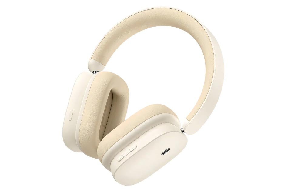 Headphones, carregadores portáteis e mais acessórios Baseus com até 50% OFF; aproveite Não é segredo algum que os eletrônicos tornam nossa rotina muito mais prática. Mas para entregarem a melhor experiência possível e por mais tempo, é ideal utilizar certos acessórios como carregadores portáteis, cabos e fones de ouvido, por exemplo. Headphone-Bluetooth-Baseus-Bowie-H1-960x640.jpg