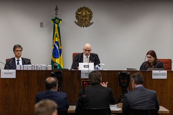 alexandre-de-moraes-interroga-jair-bolsonaro