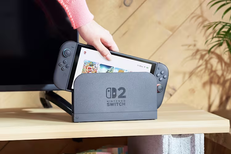 Nintendo aumenta preços do Switch após tarifas de Trump nos EUA A Nintendo anunciou oficialmente que vai reajustar os preços dos consoles da linha Nintendo Switch nos Estados Unidos a partir de 3 de agosto de 2025. A mudança inclui os modelos padrão, OLED e Lite, além de acessórios selecionados. nintendo-switch-2.jpg