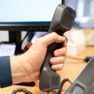 Imagem de Polícia Civil de SP desmonta 'megacentral' de golpes de telemarketing em SP