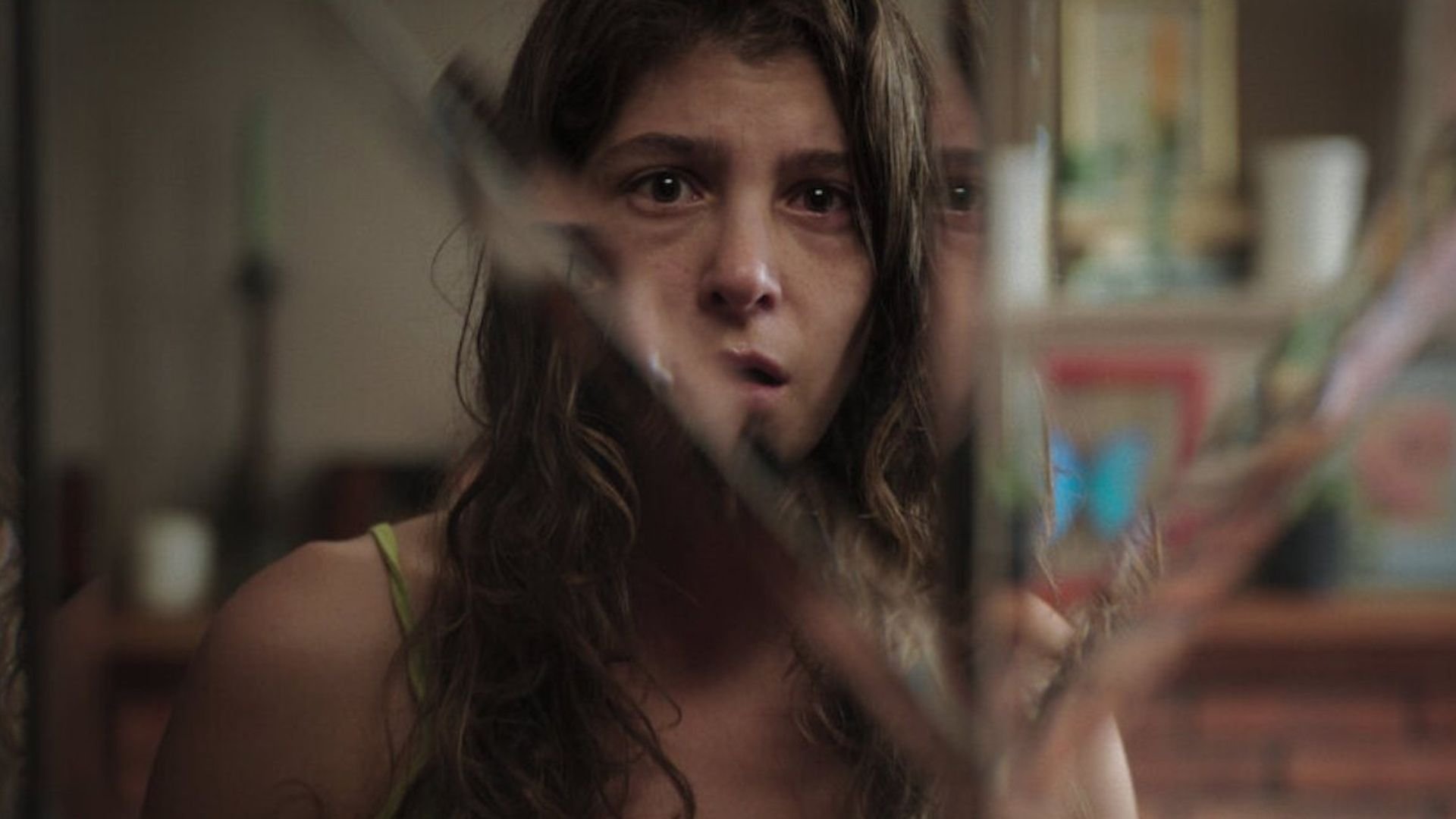 Final explicado de Delírio: Entenda desfecho da série colombiana da Netflix A Netflix continua acertando no lançamento de séries cheias de reviravoltas, tensas e que prendem o assinante do início até o fim. A trama da vez é Delírio, produção colombiana que vem chamando a atenção no catálogo da plataforma de streaming. delírio-netflix.jpg